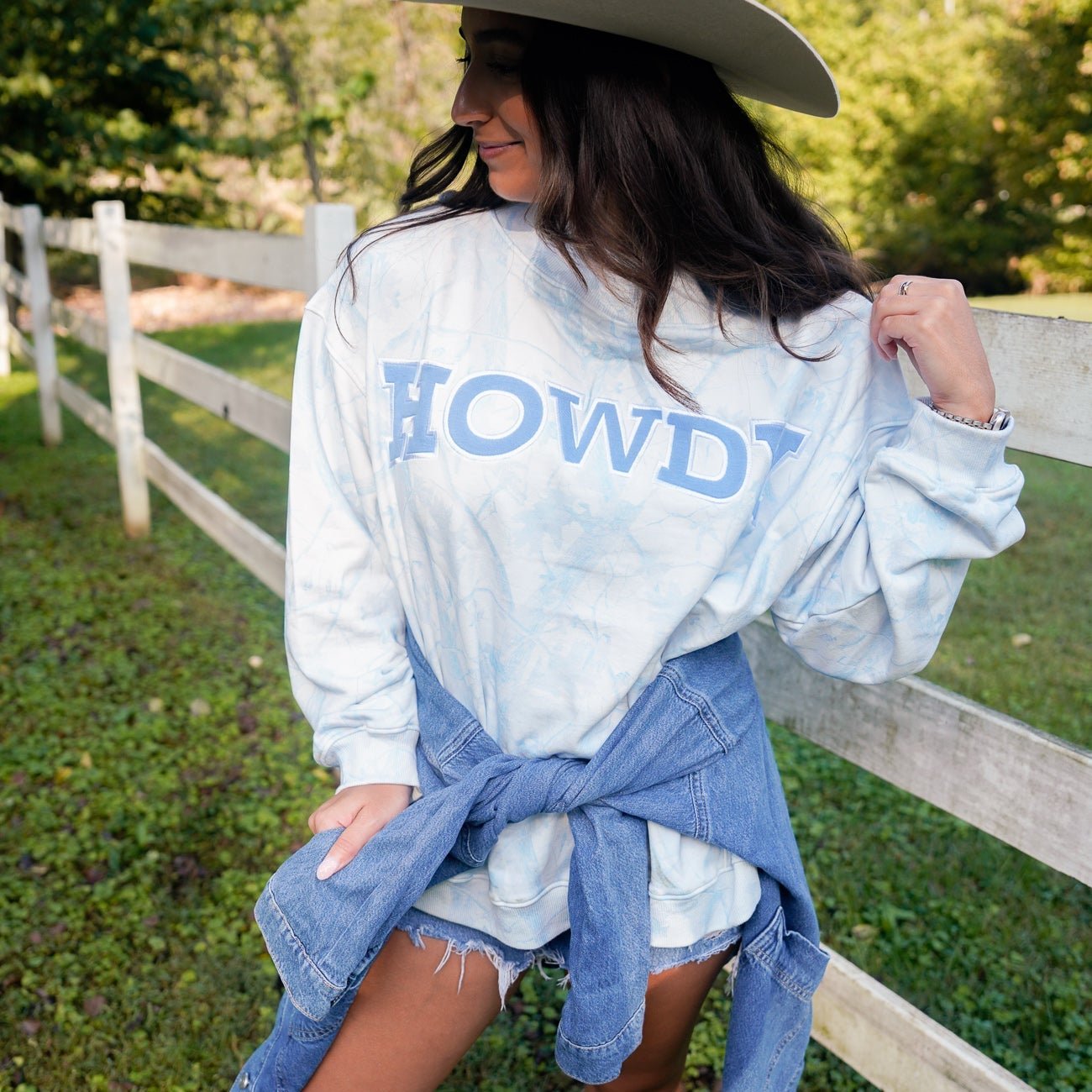 Camo Collection Howdy Oversized Crewneck Sweatshirt – French Terry Cotton (S/M–L/XL) - Girls Trip Goods